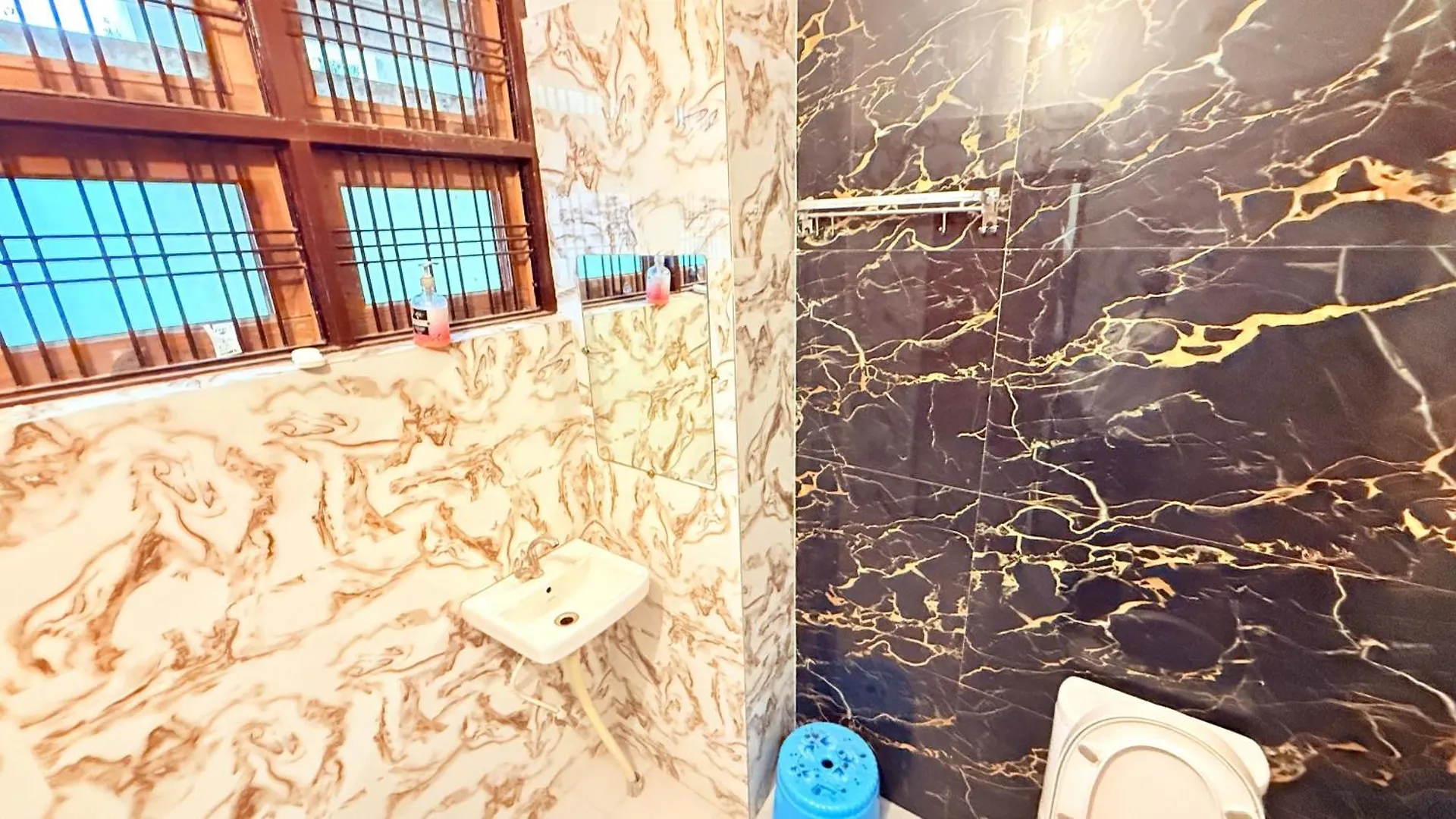 Prince Guesthouse Varanasi India